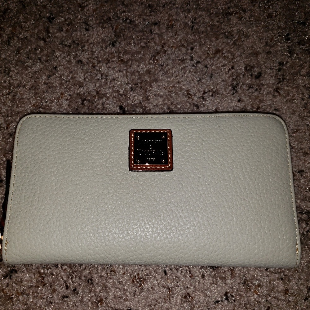 Dooney Burke Cream wallet